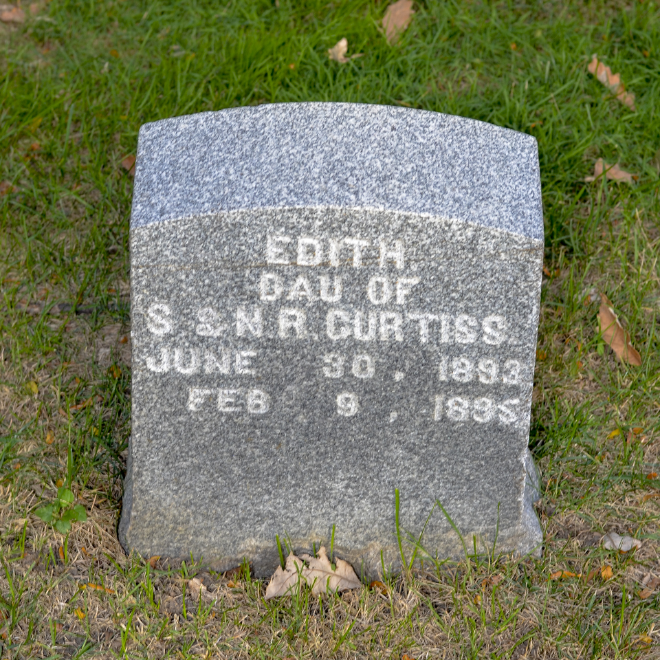 Edith Curtiss marker