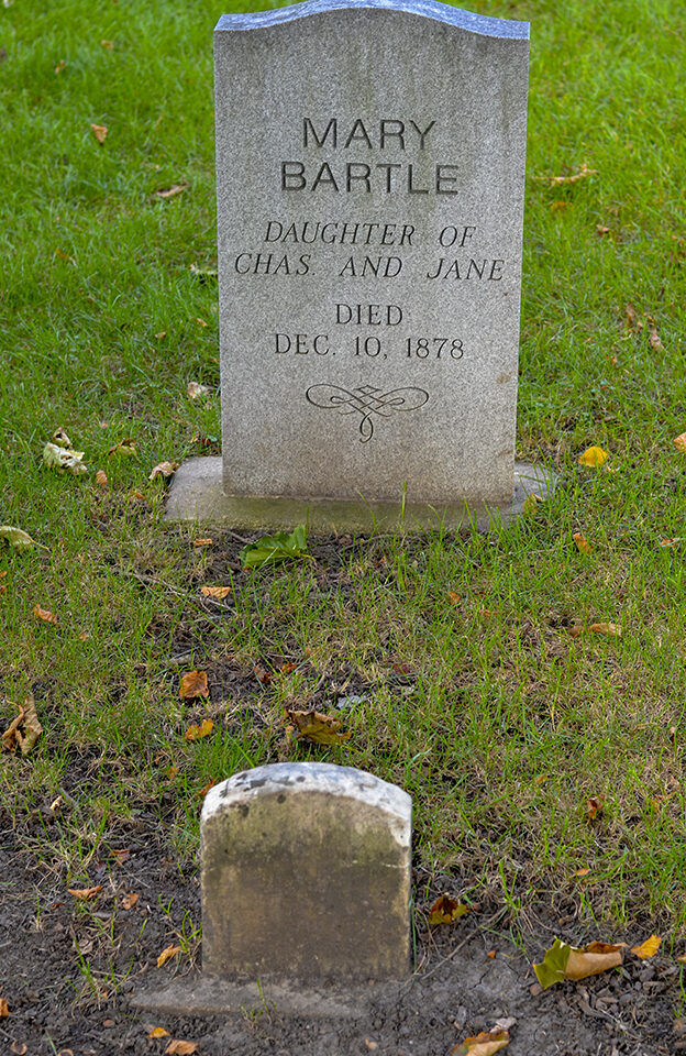 Unidentified grave marker